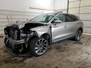 2020 Lincoln Nautilus Reserve z VIN 2LMPJ8K93LBL02777, wystawiony jako Copart lot #59559575 z przebiegiem Nie podano mil oraz Szkoda całkowita • Salvage title. Historia ofert i sprzedaży dostępna na DreamBid. Obrazek 1.