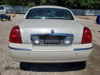 2005 Lincoln Town Car Signature Limited z VIN 1LNHM82W25Y637483, wystawiony jako Copart lot #55955475 z przebiegiem 1 346 114 mil mil oraz Czysty tytuł • Clean title. Historia ofert i sprzedaży dostępna na DreamBid. Obrazek 6.