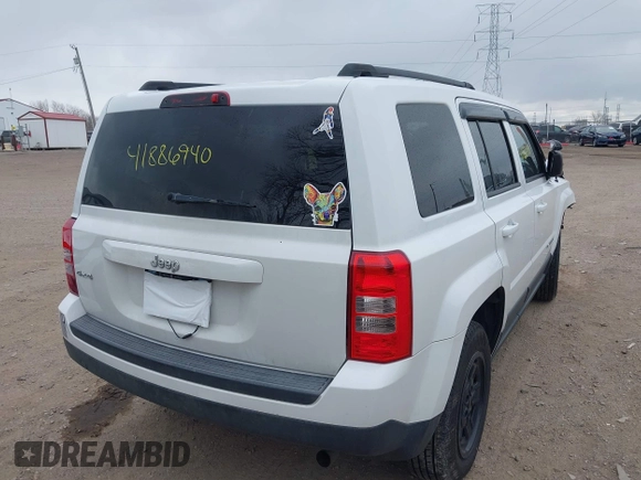 2014 Jeep Patriot Sport with VIN 1C4NJRBB9ED852112, listed as a IAAI auction lot 41886940 with 138,825 mi miles. Bid and sale history available at carsss.com. Image 4.