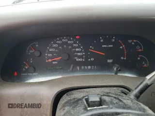 2002 Ford F-250 XL with VIN 1FTNW21F72ED60827, listed as a Copart auction lot 55678325 with 372,717 mi miles and Clean title. Bid and sale history available at DreamBid. Image 9.