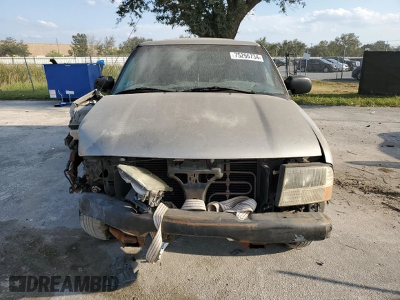 2001 GMC Sonoma SLS w/1SF Pkg with VIN 1GTCS195318169167, listed as a Copart auction lot 75296734 with Not Provided miles and Salvage Title. Bid and sale history available at carsss.com. Image 5.