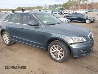2010 Audi Q5 Premium Plus z VIN WA1LKAFP0AA089883, wystawiony jako IAAI lot #41014444 z przebiegiem Nie podano mil oraz . Historia ofert i sprzedaży dostępna na DreamBid. Obrazek 1.