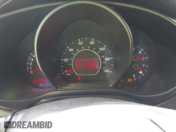 2014 Kia Soul with VIN KNDJN2A25E7715629, listed as a IAAI auction lot 40520926 with 110,418 mi miles. Bid and sale history available at carsss.com. Image 7.
