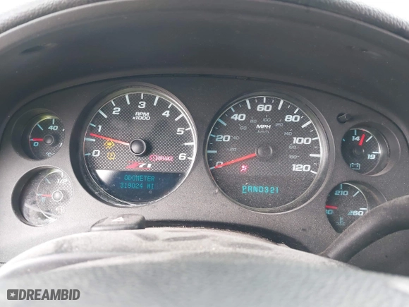 2008 GMC Sierra 1500 Work Truck with VIN 2GTEK133681292376, listed as a IAAI auction lot 41742916 with 319,024 mi miles. Bid and sale history available at carsss.com. Image 7.