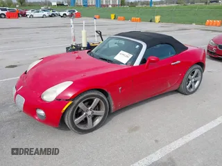2007 Pontiac Solstice z VIN 1G2MB35B07Y112451, wystawiony jako IAAI lot #41991283 z przebiegiem 163 216 mil mil oraz . Historia ofert i sprzedaży dostępna na DreamBid. Obrazek 2.