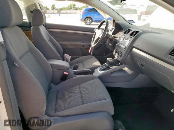 2008 Volkswagen Rabbit S z VIN WVWBA71K98W179887, wystawiony jako Copart lot #57709545 z przebiegiem 73 812 mil mil oraz Szkoda całkowita • Salvage title. Historia ofert i sprzedaży dostępna na DreamBid. Obrazek 7.