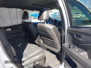 2024 Honda Passport TrailSport с VIN 5FNYF8H69RB016415, выставлен на аукционе IAAI как лот 41701049 с пробегом 10 365 миль миль и . История ставок и продаж доступна на DreamBid. Изображение 8.