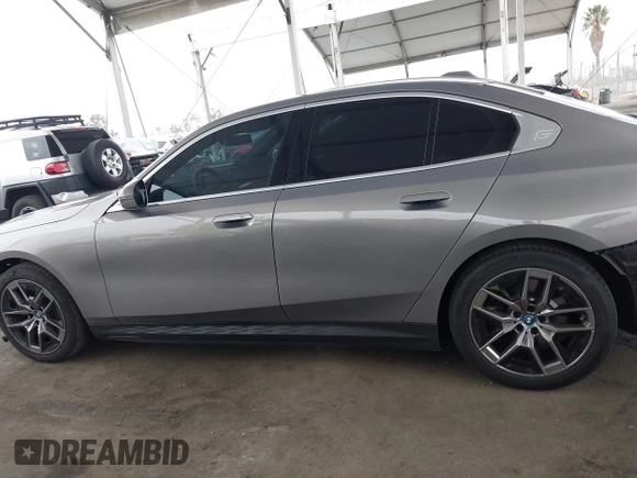 2024 BMW i5 eDrive40 with VIN WBY33FK06RCR97424, listed as a IAAI auction lot 42173284 with 18,645 mi miles and . Bid and sale history available at DreamBid. Image 15.