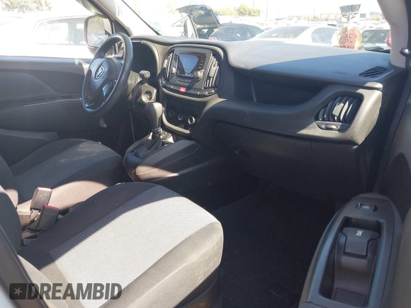 2015 Ram ProMaster City Cargo Tradesman z VIN ZFBERFAT2F6A01878, wystawiony jako IAAI lot #42677103 z przebiegiem 86 137 mil mil oraz . Historia ofert i sprzedaży dostępna na DreamBid. Obrazek 5.
