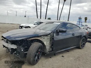2025 BMW 4 Series z VIN WBA73DA01SCS23271, wystawiony jako Copart lot #50562965 z przebiegiem 3 656 mil mil oraz Szkoda całkowita • Salvage title. Historia ofert i sprzedaży dostępna na DreamBid. Obrazek 1.