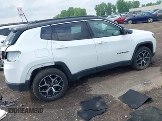 2025 Jeep Compass Limited with VIN 3C4NJDCN0ST502532, listed as a IAAI auction lot 42438283 with 2,709 mi miles and . Bid and sale history available at DreamBid. Image 4.