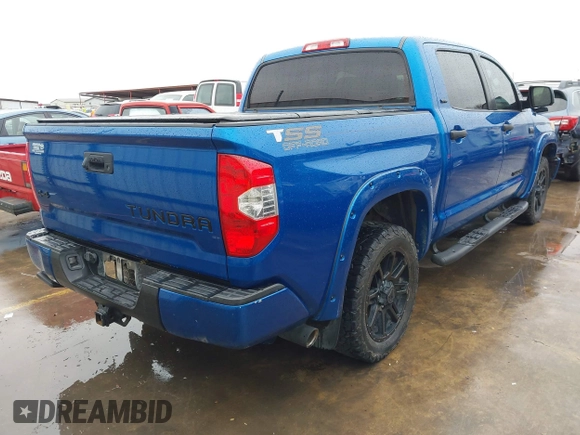 2018 Toyota Tundra SR5 z VIN 5TFDW5F16JX752629, wystawiony jako IAAI lot #41546196 z przebiegiem 105 247 mil mil oraz . Historia ofert i sprzedaży dostępna na DreamBid. Obrazek 4.
