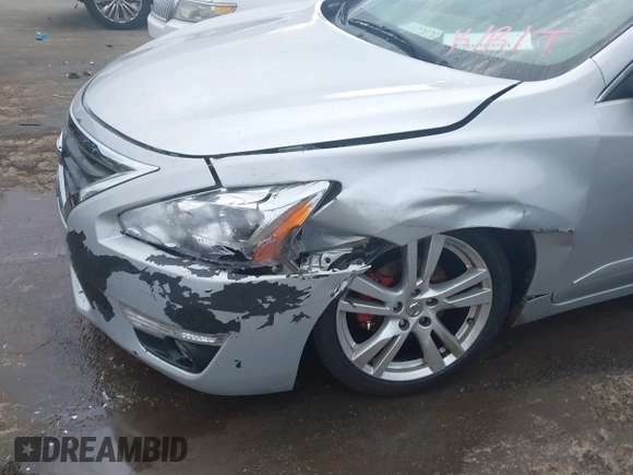 2015 Nissan Altima SL with VIN 1N4BL3AP7FC454420, listed as a IAAI auction lot 41666384 with 211,747 mi miles and . Bid and sale history available at carsss.com. Image 6.