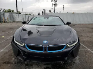2019 BMW i8 z VIN WBY2Z6C57K7D00400, wystawiony jako Copart lot #63623433 z przebiegiem 4255 mil mil oraz . Historia ofert i sprzedaży dostępna na DreamBid. Obrazek 5.