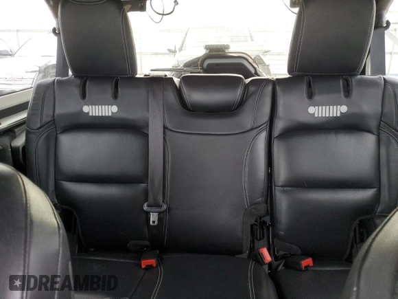 2018 Jeep Wrangler Unlimited Sahara with VIN 1C4HJXEG0JW303941, listed as a Copart auction lot 53029895 with 43,419 mi miles and Salvage title. Bid and sale history available at DreamBid. Image 10.