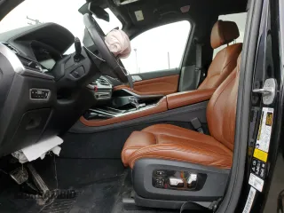 2020 BMW X7 M50i z VIN 5UXCX6C04L9B99921, wystawiony jako Copart lot #56665755 z przebiegiem 63 328 mil mil oraz Szkoda całkowita • Salvage title. Historia ofert i sprzedaży dostępna na DreamBid. Obrazek 7.