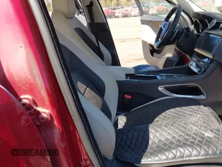 2018 Jaguar F-Pace S z VIN SADCM2FV6JA297985, wystawiony jako IAAI lot #42068647 z przebiegiem 40 521 mil mil oraz . Historia ofert i sprzedaży dostępna na DreamBid. Obrazek 5.