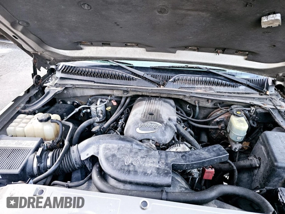 2002 Chevrolet Avalanche with VIN 3GNEK13T626206061, listed as a Copart auction lot 56700975 with 157,907 mi miles and Clean Title. Bid and sale history available at DreamBid. Image 7.