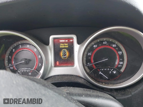 2015 Dodge Journey SXT with VIN 3C4PDCBG7FT743717, listed as a IAAI auction lot 41450052 with 186,581 mi miles. Bid and sale history available at carsss.com. Image 7.