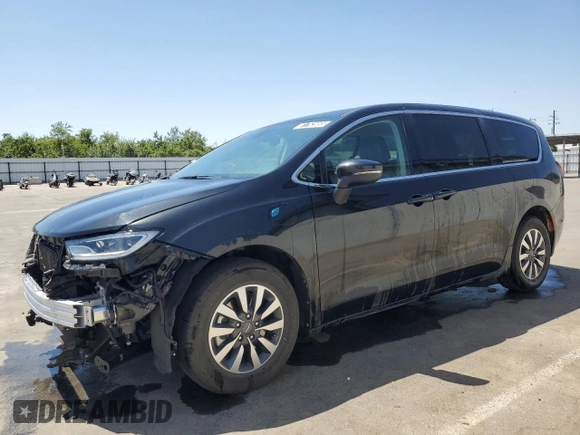 2023 Chrysler Pacifica Hybrid Touring L with VIN 2C4RC1L78PR632368, listed as a Copart auction lot 61763955 with 41,494 mi miles and Clean title. Bid and sale history available at DreamBid. Image 1.