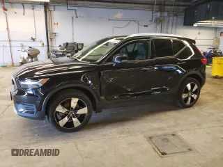 2019 Volvo XC40 Momentum with VIN YV4162XZ2K2009550, listed as a Copart auction lot 62205663 with 61,363 mi miles. Bid and sale history available at carsss.com. Image 1.