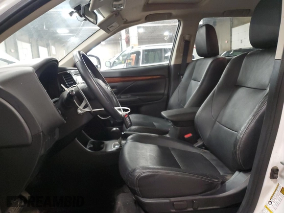 2015 Mitsubishi Outlander GT z VIN JA4JZ4AXXFZ013771, wystawiony jako Copart lot #60136855 z przebiegiem 175 489 mil mil oraz Szkoda całkowita • Salvage title. Historia ofert i sprzedaży dostępna na DreamBid. Obrazek 7.