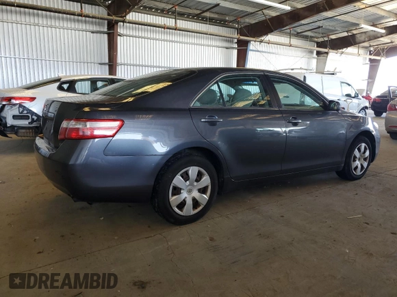 2008 Toyota Camry LE z VIN 4T1BE46K68U747760, wystawiony jako Copart lot #61265565 z przebiegiem 166 379 mil mil oraz Czysty tytuł • Clean title. Historia ofert i sprzedaży dostępna na DreamBid. Obrazek 3.