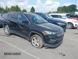 2024 Jeep Compass Latitude с VIN 3C4NJDBNXRT607445, выставлен на аукционе IAAI как лот 42877586 с пробегом 50 464 миль миль и . История ставок и продаж доступна на DreamBid. Изображение 1.