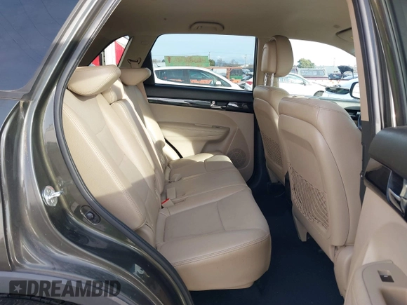 2012 Kia Sorento EX with VIN 5XYKUCA68CG275924, listed as a IAAI auction lot 41623363 with 173,078 mi miles. Bid and sale history available at carsss.com. Image 8.