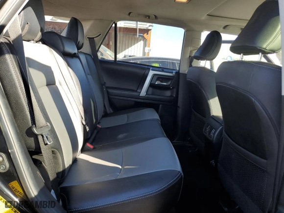 2022 Toyota 4Runner SR5 Premium with VIN JTENU5JRXN5992514, listed as a Copart auction lot 46811285 with 59,763 mi miles and Salvage Title. Bid and sale history available at carsss.com. Image 12.