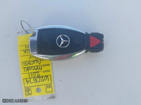 2011 Mercedes-Benz GLK-Class GLK 350 with VIN WDCGG5GB2BF620874, listed as a IAAI auction lot 41921299 with 147,086 mi miles. Bid and sale history available at carsss.com. Image 11.