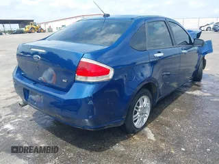 2008 Ford Focus SE z VIN 1FAHP35N38W110236, wystawiony jako IAAI lot #42055686 z przebiegiem 199 602 mil mil oraz . Historia ofert i sprzedaży dostępna na DreamBid. Obrazek 4.