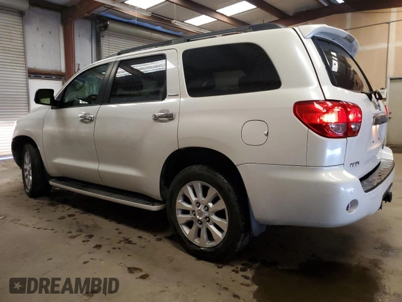 2010 Toyota Sequoia Platinum with VIN 5TDYY5G12AS029540, listed as a Copart auction lot 82955724 with 189,845 mi miles and Clean Title. Bid and sale history available at carsss.com. Image 2.