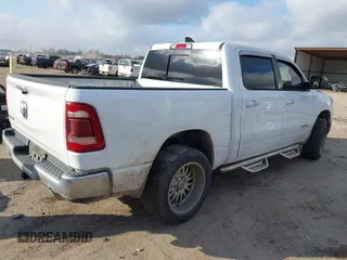 2019 Ram 1500 Big Horn z VIN 1C6RREFT6KN522317, wystawiony jako IAAI lot #41483697 z przebiegiem Nie podano mil oraz . Historia ofert i sprzedaży dostępna na DreamBid. Obrazek 4.