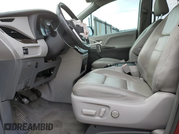 2018 Toyota Sienna XLE Auto Access Seat with VIN 5TDYZ3DC8JS932914, listed as a Copart auction lot 47891655 with 112,009 mi miles and Salvage Title. Bid and sale history available at carsss.com. Image 7.