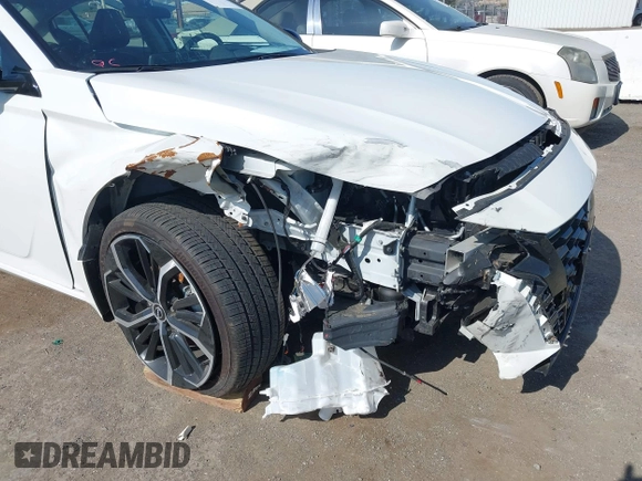 2024 Nissan Altima SR with VIN 1N4BL4CV0RN313828, listed as a IAAI auction lot 42172052 with 5,279 mi miles and . Bid and sale history available at DreamBid. Image 6.