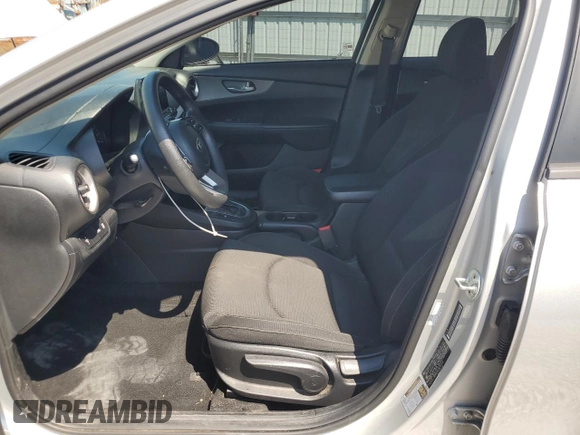 2021 Kia Forte FE with VIN 3KPF24AD2ME341474, listed as a Copart auction lot 61896575 with 77,545 mi miles and Salvage title. Bid and sale history available at DreamBid. Image 7.
