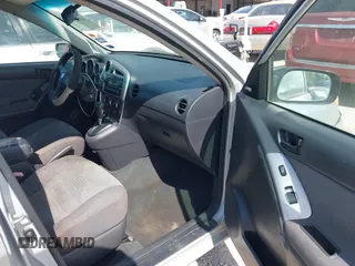2007 Toyota Matrix STD z VIN 2T1KR32E77C637685, wystawiony jako IAAI lot #42263980 z przebiegiem 299 999 mil mil oraz . Historia ofert i sprzedaży dostępna na DreamBid. Obrazek 5.