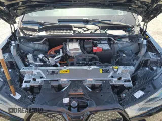 2025 BMW iX xDrive50 z VIN WB523CF02SCS06555, wystawiony jako Copart lot #55291115 z przebiegiem Nie podano mil oraz Szkoda całkowita • Salvage title. Historia ofert i sprzedaży dostępna na DreamBid. Obrazek 12.