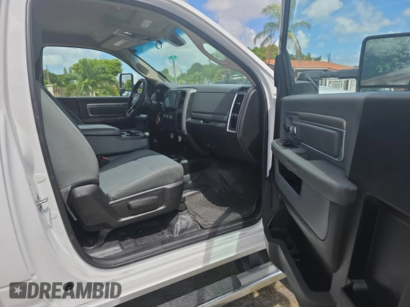 2018 Ram 5500 Tradesman with VIN 3C7WRNDL0JG382953, listed as a Copart auction lot 61581835 with 163,711 mi miles and Salvage title. Bid and sale history available at DreamBid. Image 5.