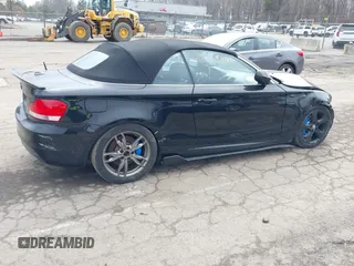 2011 BMW 1 Series 135i с VIN WBAUN7C50BVM25336, выставлен на аукционе IAAI как лот 41720402 с пробегом Не указан миль и . История ставок и продаж доступна на DreamBid. Изображение 13.