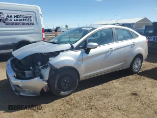 2016 Ford Fiesta S z VIN 3FADP4AJ3GM103860, wystawiony jako Copart lot #57300575 z przebiegiem 118 655 mil mil oraz Szkoda całkowita • Salvage title. Historia ofert i sprzedaży dostępna na DreamBid. Obrazek 1.
