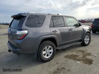 2014 Toyota 4Runner SR5 with VIN JTEZU5JR0E5073560, listed as a Copart auction lot 50196995 with 138,536 mi miles and Salvage Title. Bid and sale history available at carsss.com. Image 3.