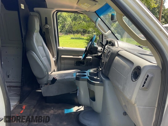 2014 Ford Econoline Cargo Commercial with VIN 1FTSE3EL5EDA40007, listed as a Copart auction lot 64664305 with 213,836 mi miles and Clean title. Bid and sale history available at DreamBid. Image 5.