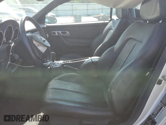 2001 Mercedes-Benz SLK 230 Kompressor с VIN WDBKK49F41F199410, выставлен на аукционе Copart как лот 57952965 с пробегом 54 646 миль миль и Списание • Salvage title. История ставок и продаж доступна на DreamBid. Изображение 7.