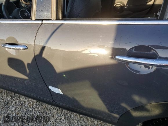 2021 MINI Hardtop 4 Door Cooper S z VIN WMWXU9C01M2P15282, wystawiony jako Copart lot #74238294 z przebiegiem Nie podano mil oraz Nie do naprawy • Non repairable. Historia ofert i sprzedaży dostępna na DreamBid. Obrazek 12.