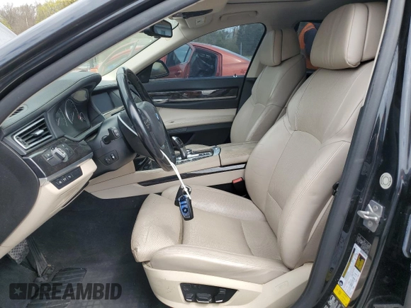2012 BMW 7 Series 750i xDrive с VIN WBAKC6C57CC396244, выставлен на аукционе Copart как лот 52744475 с пробегом 153 984 миль миль и Чистый • Clean title. История ставок и продаж доступна на DreamBid. Изображение 7.