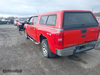 2011 Chevrolet Silverado 1500 LS with VIN 3GCPKREA0BG182991, listed as a IAAI auction lot 41925926 with 180,670 mi miles. Bid and sale history available at carsss.com. Image 3.