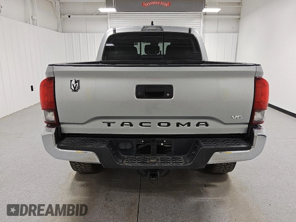 2020 Toyota Tacoma SR5 z VIN 5TFAZ5CN9LX089772, wystawiony jako Copart lot #60783225 z przebiegiem 59 592 mil mil oraz Czysty tytuł • Clean title. Historia ofert i sprzedaży dostępna na DreamBid. Obrazek 6.