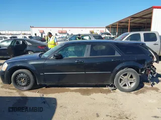 2005 Dodge Magnum SE with VIN 2D4FV48V55H661046, listed as a IAAI auction lot 41644364 with 125,400 mi miles and . Bid and sale history available at carsss.com. Image 14.
